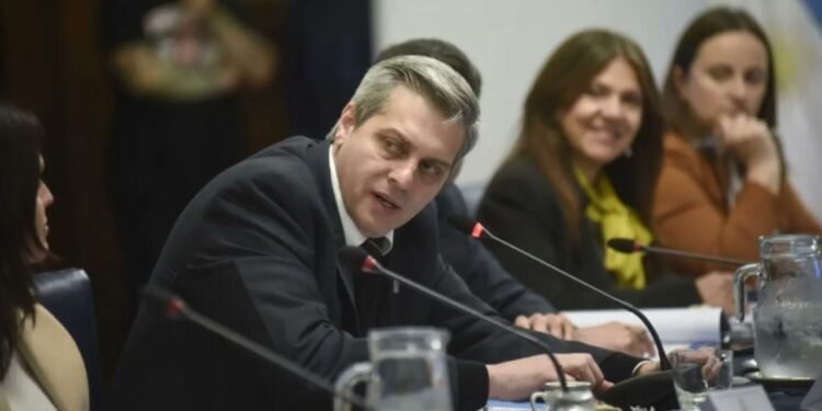 El diputado peronista que apoyó al oficialismo al firmar la ley ómnibus rompió el silencio