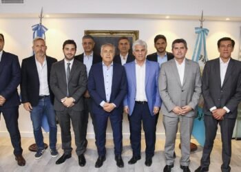Los gobernadores le piden una reunión de urgencia al Gobierno antes de la sesión de la Ley Ómnibus