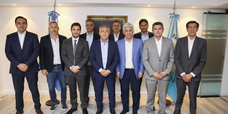 Los gobernadores le piden una reunión de urgencia al Gobierno antes de la sesión de la Ley Ómnibus