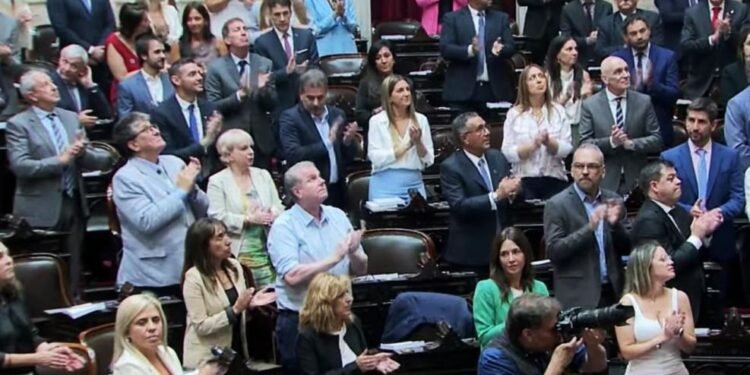 Arrancó la sesión de la Ley Ómnibus: el oficialismo logró quorum para el debate