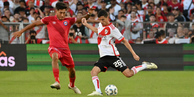 River igualó ante Argentinos y sembró incertidumbre entre sus hinchas
