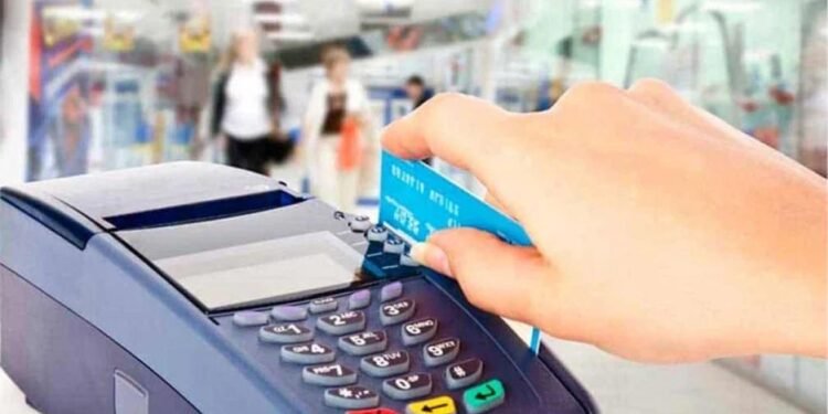 Las compras con tarjeta de débito: gran aumento durante el último trimestre de 2023