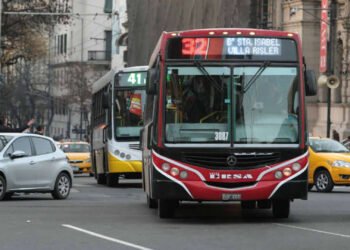 Reclamo de salarios de la UTA: precaución por un posible paro de colectivos en el AMBA