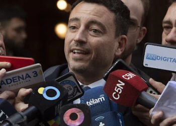 La UCR lo acusó a Javier Milei de incitar a la violencia “contra el que piensa distinto”