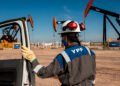 YPF aprobó desprenderse de 55 pozos de baja producción y ajustó el valor contable de esos activos