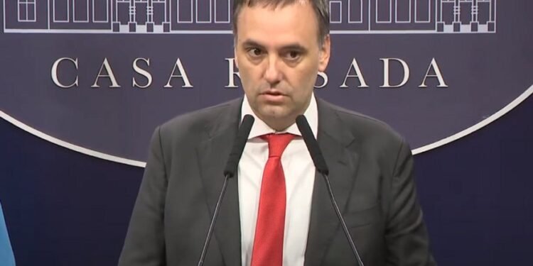 El Gobierno anunció que desvinculará a 15 mil empleados del Estado