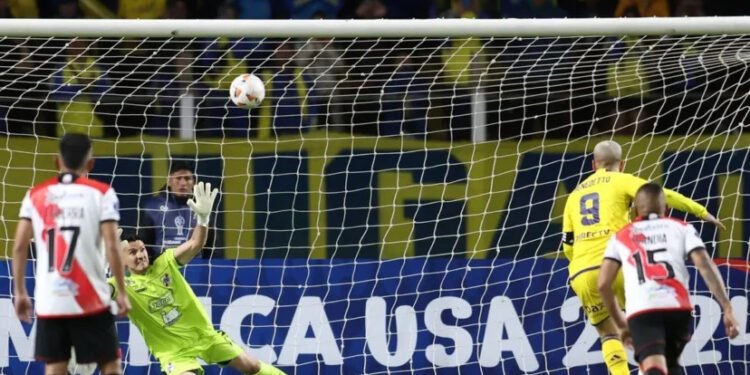 Boca debutó en la Copa Sudamericana con un empate en Nacional Potosí