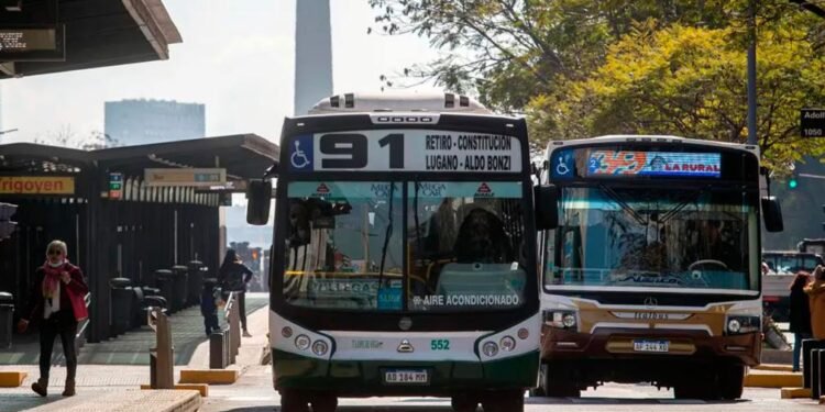 El Gobierno anunció que a partir de septiembre dejará de subsidiar los colectivos de CABA