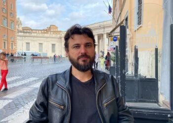 Escándalo con Grabois en Ezeiza luego de su viaje a Roma para visitar al Papa Francisco