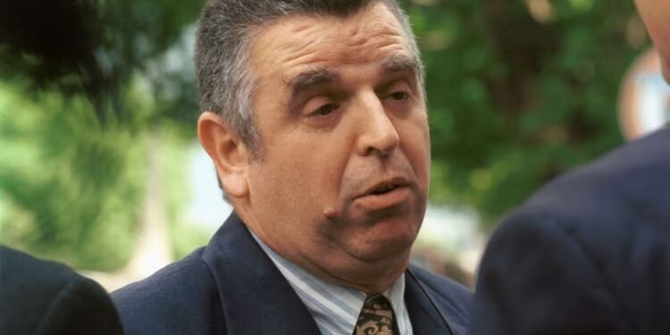 Mario Firmenich fue citado a indagatoria por el atentado de Montoneros en el comedor de la policía durante la dictadura