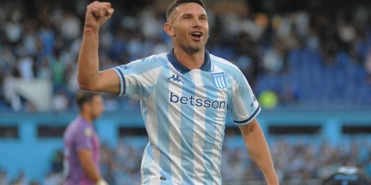 Racing aplastó a Belgrano