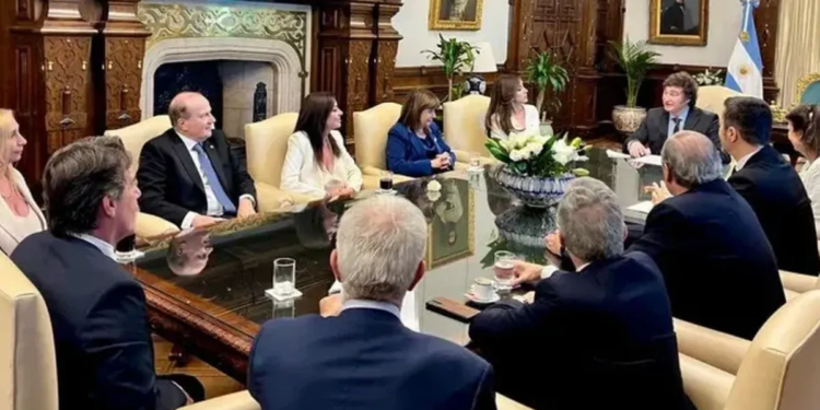 El Presidente se reunió con todo su gabinete tras el paro convocado por la CGT