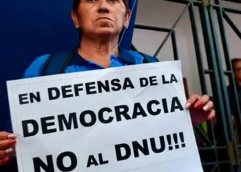 El derecho a huelga fue limitado por el Gobierno mediante un DNU
