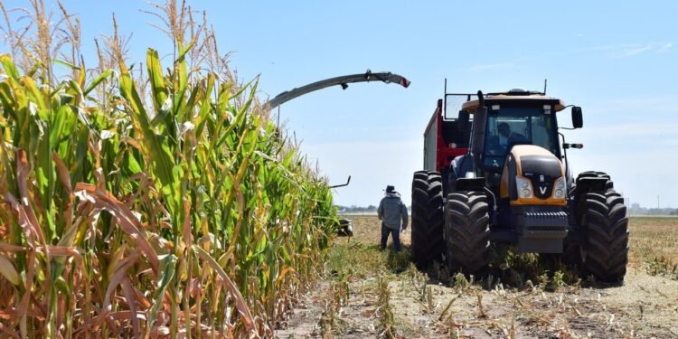 La venta de maquinaría agrícola se disparó 125,6% en abril y alcanzó el mejor registro del mes en cinco años