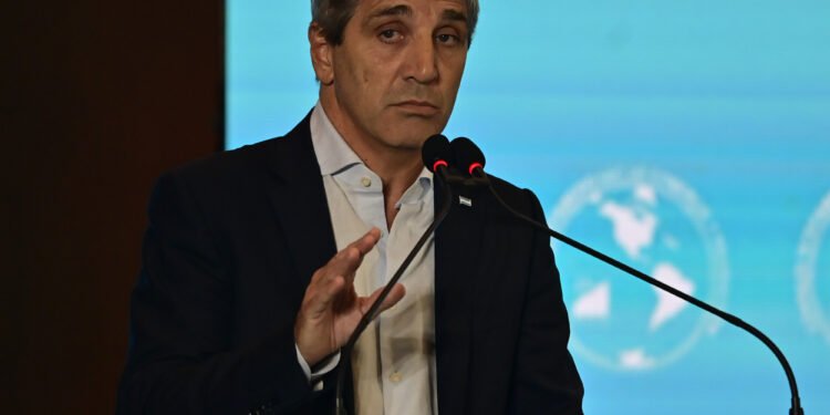 El superávit fiscal primario superó los $845 mil millones en abril