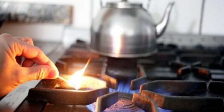 El gasto en servicios de un hogar del AMBA trepó casi 17% en mayo y acumula un alza del 500% en la era Milei