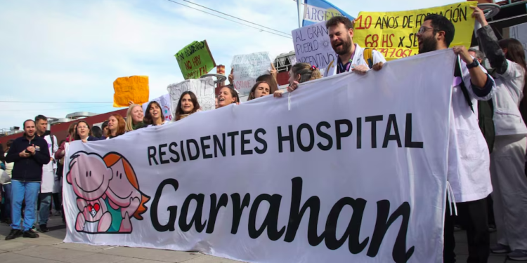 Nueva convocatoria en la Plaza de Mayo de los trabajadores del Garrahan