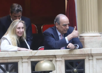 El Gobierno afirmó que monitorea la salida de dólares y descartó una devaluación