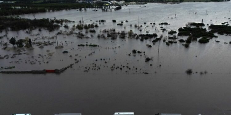 El Gobierno dará asistencia económica de hasta $10 mil millones a afectados por inundaciones
