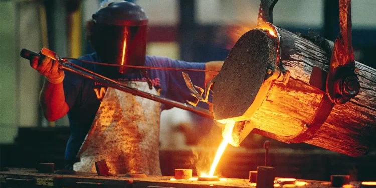 Industrias “Off”: El Gobierno pide a las grandes fábricas reducir consumo.