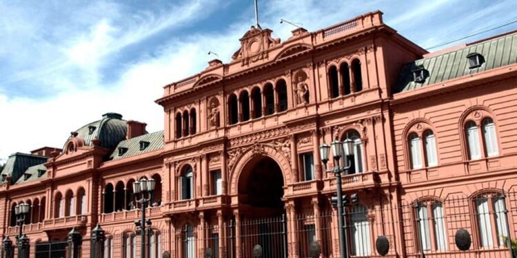 Luego de las renuncias de las últimas semanas designaron funcionarios en áreas clave del Gobierno