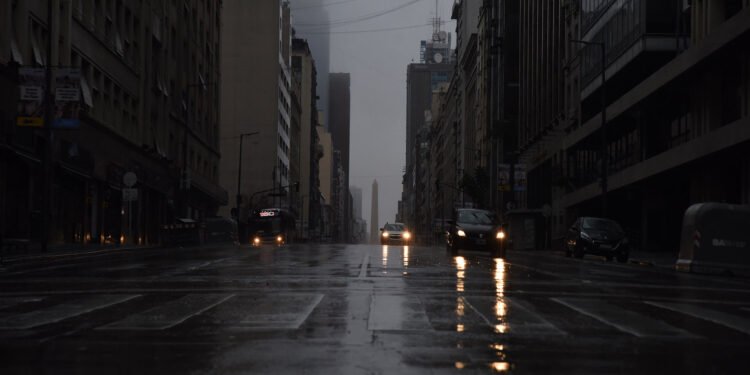 La CAF otorgará al Gobierno un crédito de USD 400 millones para optimizar el sistema energético y reducir los cortes de electricidad