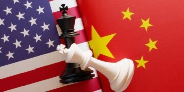 Acusación dual de EEUU: China acumula reservas y frena exportaciones de petróleo en la crisis de Medio Oriente.