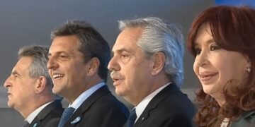 Investigación revela sobornos de hasta el 15% en permisos de importación durante el gobierno de Alberto Fernández