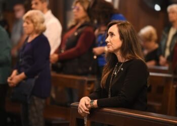 Villarruel se ausenta del homenaje a Francisco para evitar compartir la foto con Adorni