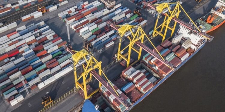 Crecimiento en Exportaciones: Superávit Comercial de Más de USD 2.500 Millones en Marzo