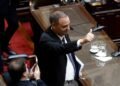 El Gobierno busca recuperar la iniciativa con las conferencias de Adorni y reactivación legislativa