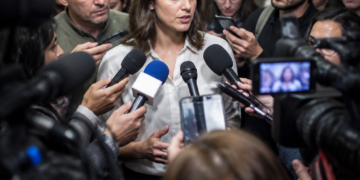 ADEPA manifiesta su oposición a una medida cautelar que afecta a periodistas, defendiendo la libertad de prensa