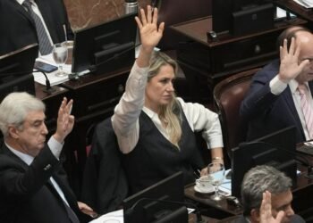 Debate sobre reforma política inicia en el Senado con énfasis en Ficha Limpia