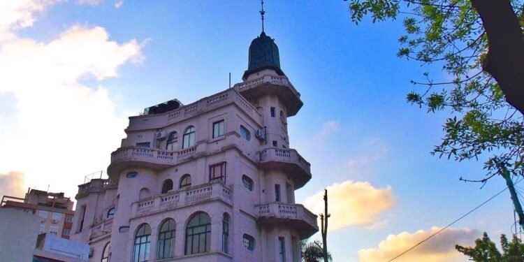 Un emblemático departamento disponible en el histórico Palacio de los Bichos