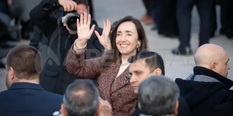 Victoria Villarruel se pronuncia sobre su exclusión en Rosario: ‘Parece que es difícil saludar a una vicepresidente en plena democracia’