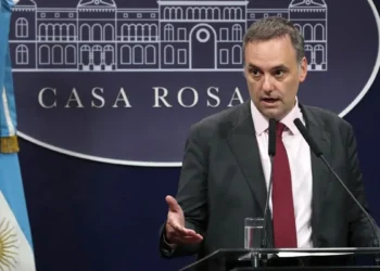 Renuncia de Adorni como Jefe de Gabinete: detalles sobre su salida y el posible nuevo nombramiento