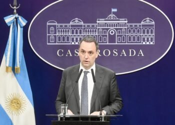Los gobernadores aliados aún no definen su postura sobre Adorni en Diputados y aguardan señales de la Casa Rosada