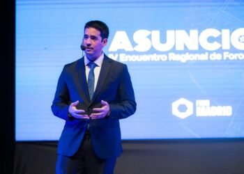 El nuevo vocero presidencial expone su visión sobre la economía y el caso Adorni