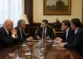 El Gobierno busca una tregua con Pro y la UCR para proteger temporalmente a Adorni