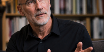 Arthur Brooks, profesor de Harvard: “Las personas más felices son las que nunca dejan de aprender”