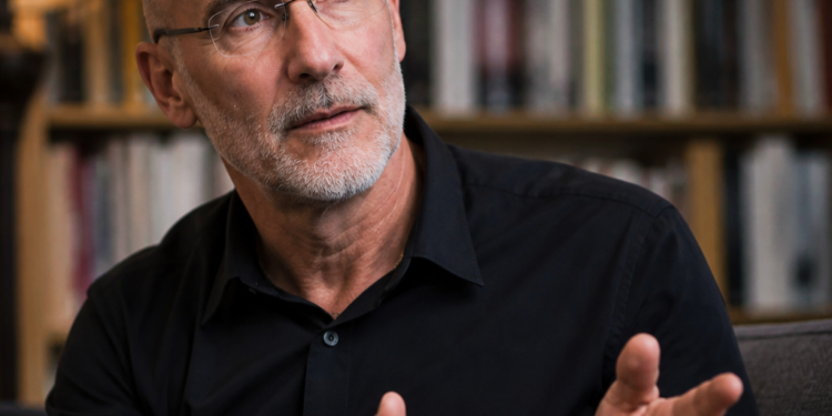 Arthur Brooks, profesor de Harvard: “Las personas más felices son las que nunca dejan de aprender”