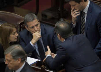 Tensiones políticas y nuevas decisiones en el Senado: La oposición se reorganiza