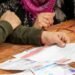 El costo de servicios esenciales para una familia del AMBA alcanzó casi $296.000 en julio