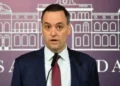 Aspectos clave de la intimación a Adorni por su patrimonio: disparidades entre ingresos y gastos y US$402 mil en refacciones y viajes