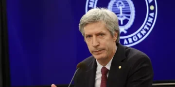 Santiago Bausili reconoce un crecimiento económico más lento de lo previsto y destaca el ‘miedo’ como freno