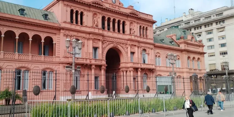 El desafío del gobierno hacia 2027: Reflexiones sobre la posibilidad de un nuevo outsider