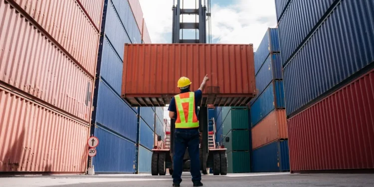 El superávit comercial se eleva impulsado por las exportaciones energéticas