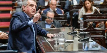 Agustín Rossi criticó al Gobierno tras el revés en el Senado: ‘Está aislado y ha perdido contacto con la sociedad’