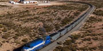 Proyecto ferroviario hacia Vaca Muerta: una nueva vía de 700 km para optimizar la logística