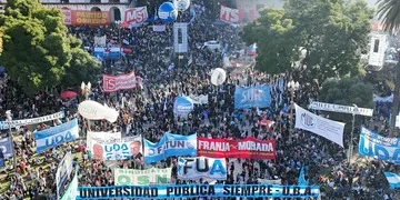Multas diarias al jefe de Gabinete por incumplimiento de la Ley de Fondos Universitarios